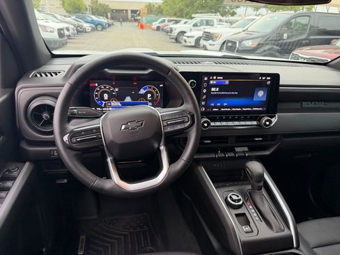 Used 2025 Chevrolet Colorado Trail Boss w/ Midnight Edition image 5
