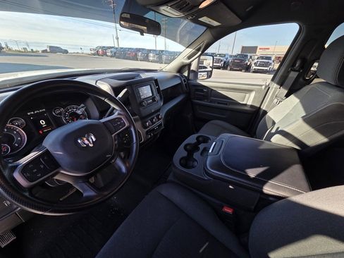 Used 2024 RAM 2500 Tradesman w/ Chrome Appearance Group image 10