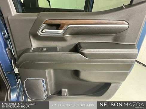 Used 2024 GMC Sierra 1500 SLT w/ SLT Premium Plus Package AWD/4WD image 22