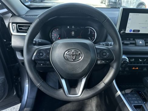 Used 2025 Toyota RAV4 XLE AWD/4WD image 18