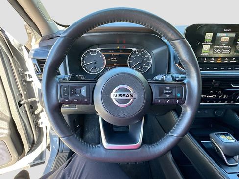 Used 2021 Nissan Rogue SL w/ Premium Package image 11