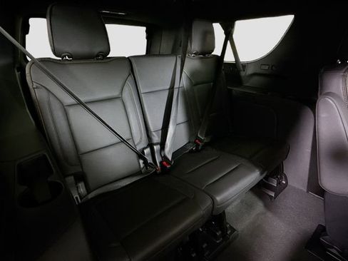 Used 2023 Chevrolet Suburban High Country AWD/4WD image 30