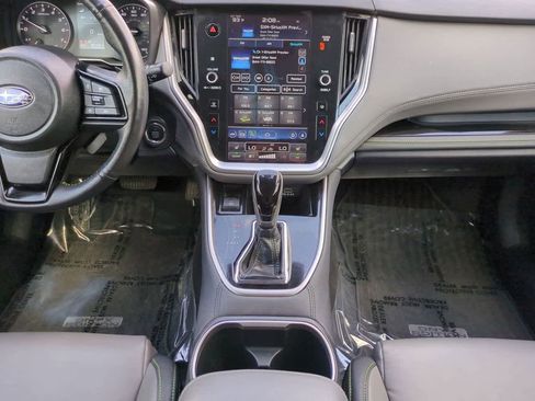 Used 2025 Subaru Outback Onyx Edition image 18