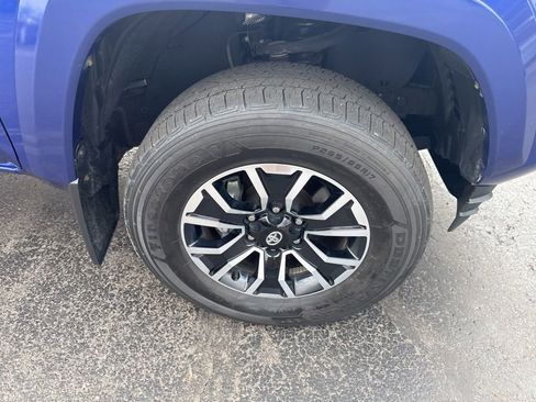 Used 2022 Toyota Tacoma TRD Sport w/ Technology Package image 46