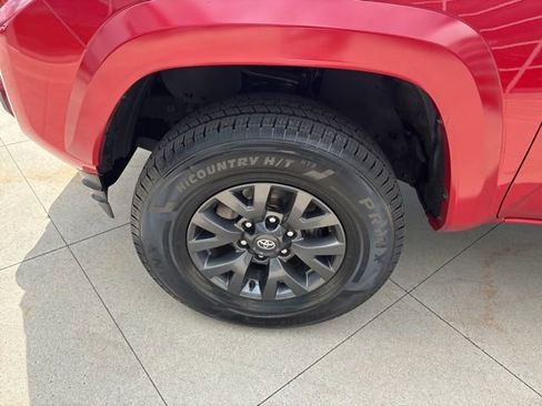 Used 2023 Toyota Tacoma SR5 AWD/4WD image 11