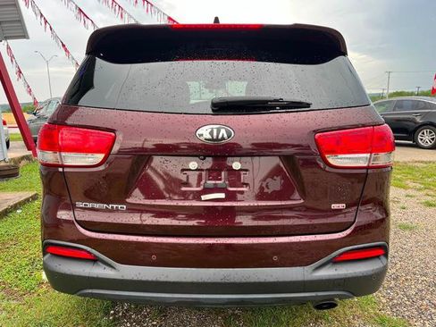 Used 2017 Kia Sorento FWD w/ LX Convenience Package image 6