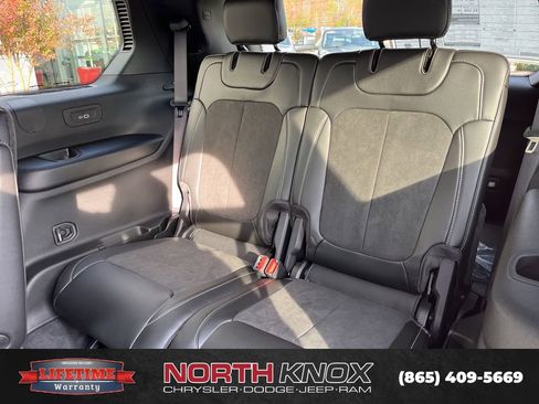 New 2025 Jeep Grand Cherokee L Altitude image 17