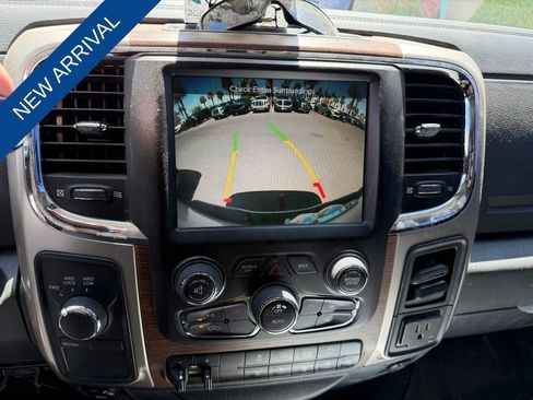 Used 2014 RAM 2500 Laramie w/ Convenience Group AWD/4WD image 17