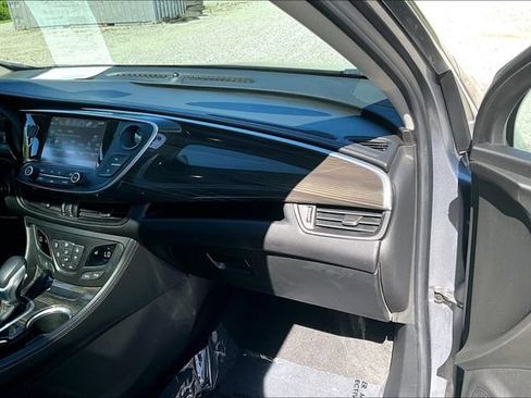 Used 2020 Buick Envision Essence AWD/4WD image 15