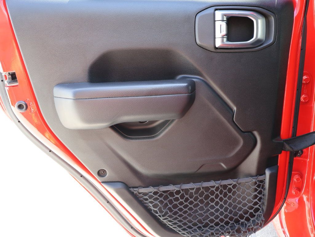 Used 2021 Jeep Wrangler Unlimited Rubicon AWD/4WD image 15