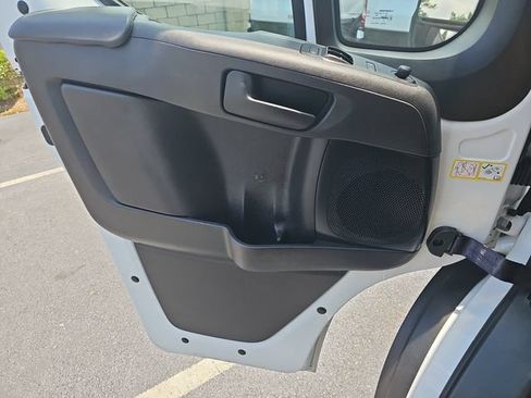 Used 2025 RAM ProMaster 2500 w/ Convenience Group FWD image 31