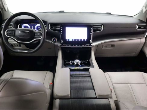 Used 2024 Jeep Wagoneer L Series II w/ Flexible Seating Group image 16