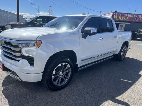Used 2025 Chevrolet Silverado 1500 High Country w/ Technology Package AWD/4WD image 3