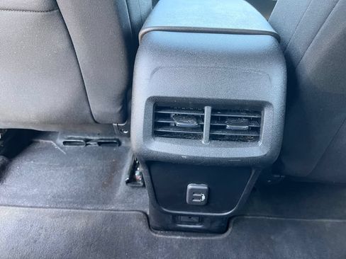 Used 2019 Chevrolet Equinox LT w/ Sun & Navigation Package AWD/4WD image 19