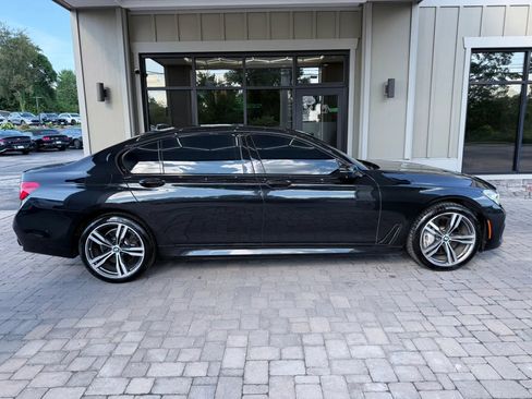 Used 2018 BMW 750i RWD image 46