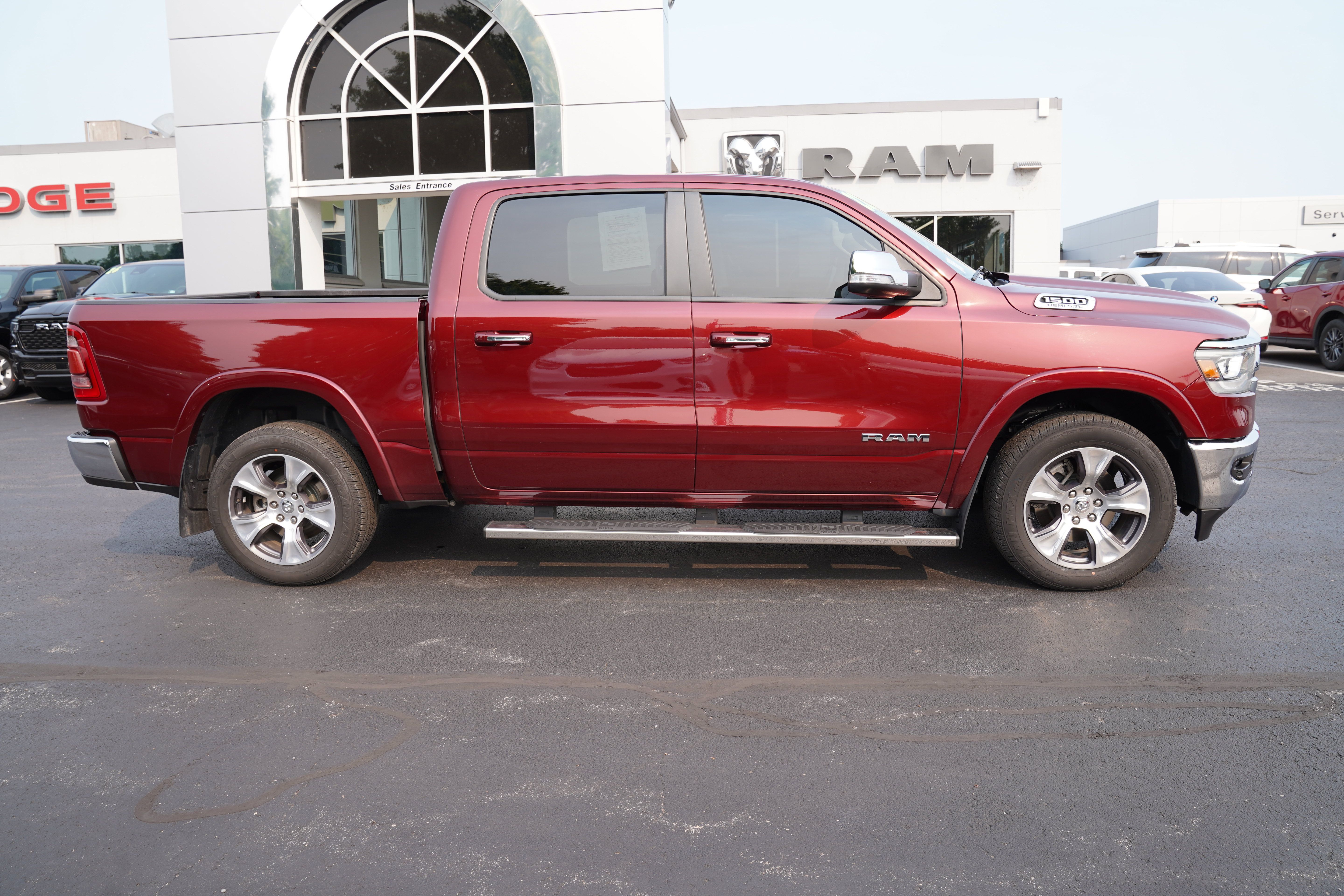 Used 2022 RAM 1500 Laramie AWD/4WD image 2