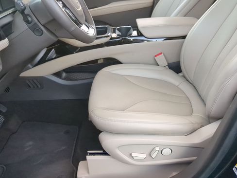 Used 2023 Lincoln Nautilus Reserve w/ Luxury Package image 11