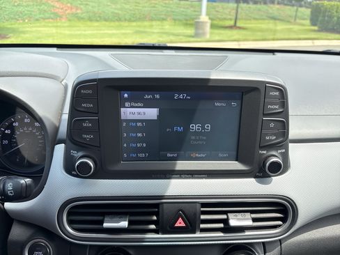 Used 2019 Hyundai Kona Limited AWD/4WD image 29