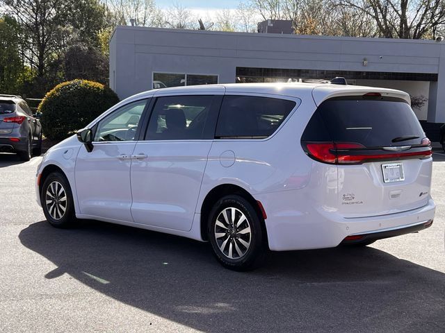 Used 2024 Chrysler Pacifica Limited FWD image 5