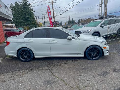 Used 2012 Mercedes-Benz C 300 4MATIC Sedan image 5