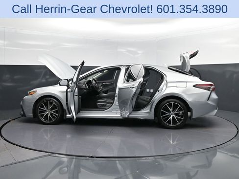 Used 2024 Toyota Camry SE image 47