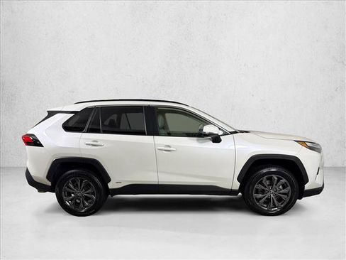 Used 2022 Toyota RAV4 XLE Premium AWD/4WD image 3
