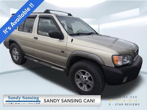 Used 1999 Nissan Pathfinder XE image 1