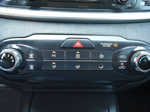 Used 2016 Kia Sorento FWD image 23