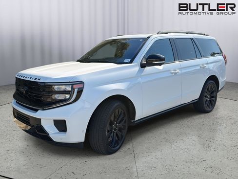 Used 2025 Ford Expedition Platinum w/ Stealth Appearance Package image 1