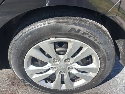 Used 2020 Kia Soul LX FWD image 28