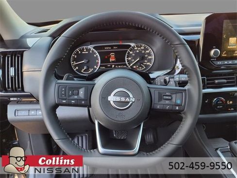 New 2025 Nissan Pathfinder SV image 18