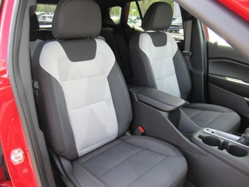 New 2026 Chevrolet Trax RS w/ Sunroof Package FWD image 9