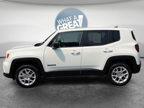 Used 2023 Jeep Renegade Latitude AWD/4WD image 7