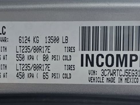 Used 2014 RAM 3500 Tradesman image 36