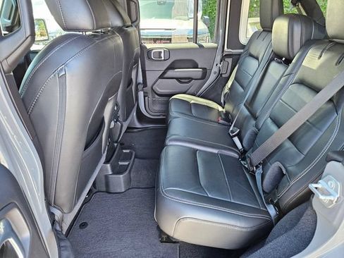 Used 2021 Jeep Wrangler Unlimited Sahara w/ Uconnect 4C Nav & Sound Group AWD/4WD image 15