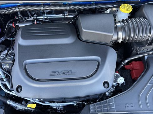 New 2026 Chrysler Pacifica Select image 32