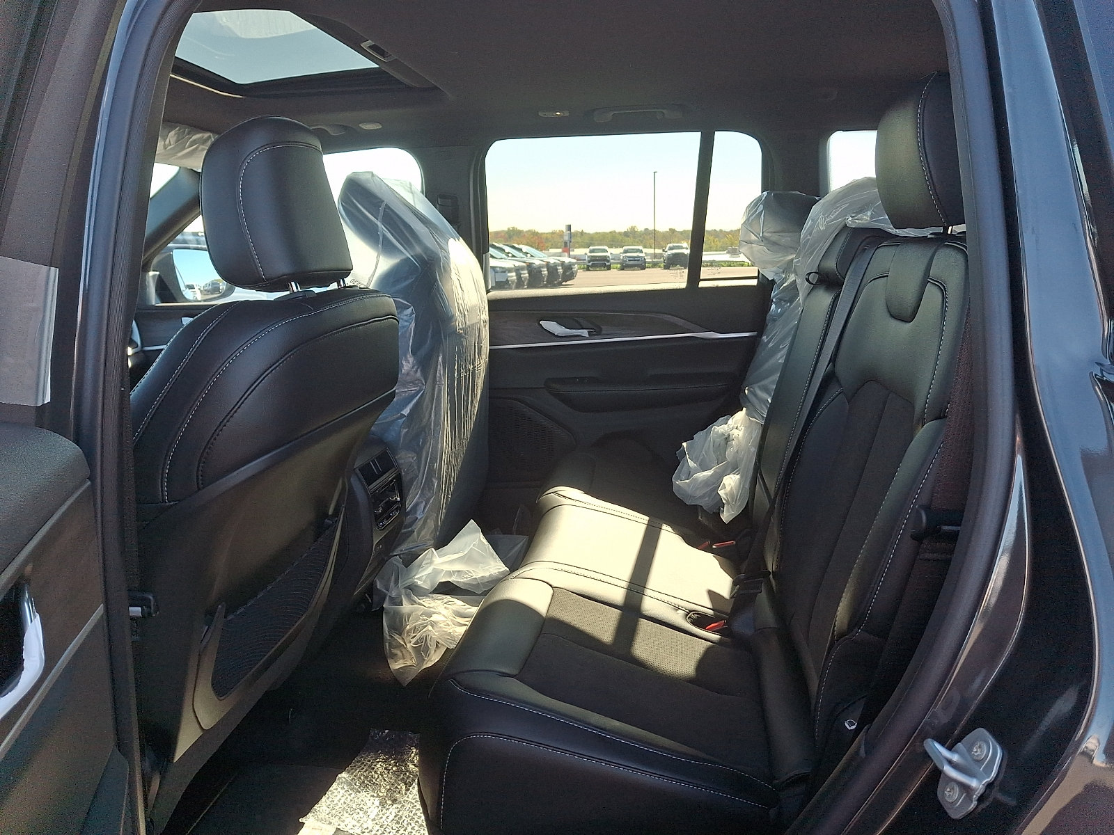 New 2026 Jeep Grand Cherokee Altitude AWD/4WD image 5