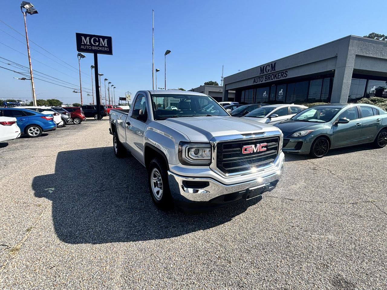 Used 2018 GMC Sierra 1500 2WD Regular Cab image 2