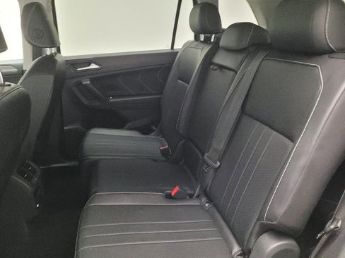 Used 2022 Volkswagen Tiguan SE FWD image 18