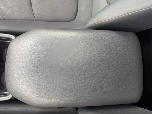 Used 2019 Toyota RAV4 XLE FWD image 31