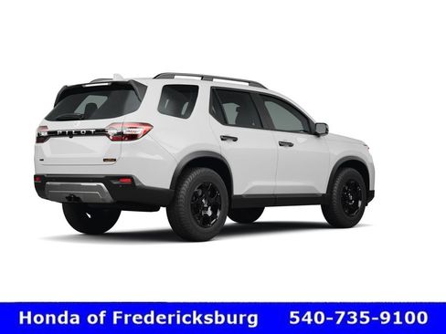 Used 2026 Honda Pilot Elite image 3