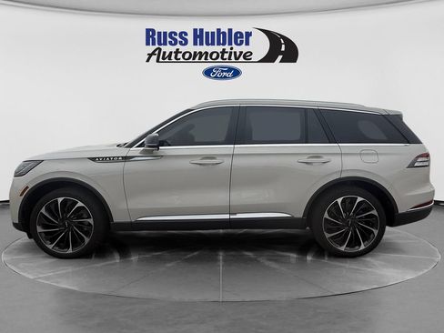Used 2025 Lincoln Aviator Reserve w/ Equipment Group 201A AWD/4WD image 2