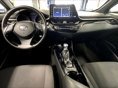 Used 2019 Toyota C-HR XLE image 21