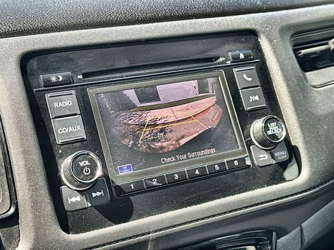 Used 2018 Honda HR-V LX image 27