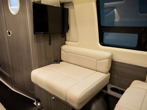 Used 2021 Mercedes-Benz Sprinter 3500 image 78