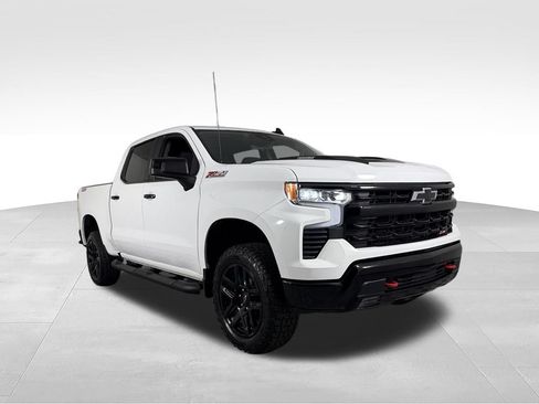 Used 2025 Chevrolet Silverado 1500 LT Trail Boss w/ Protection Package AWD/4WD image 5