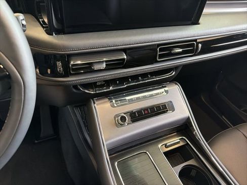 New 2026 Lincoln Aviator AWD image 22