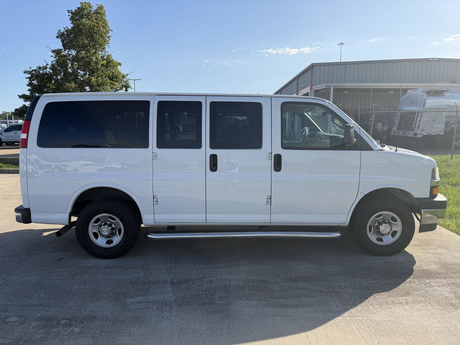 Used 2021 Chevrolet Express 2500 LT w/ LT Preferred Equipment Group RWD image 11