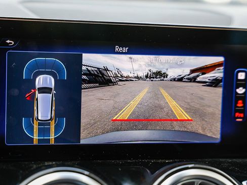 Used 2024 Mercedes-Benz EQB 300 4MATIC image 24