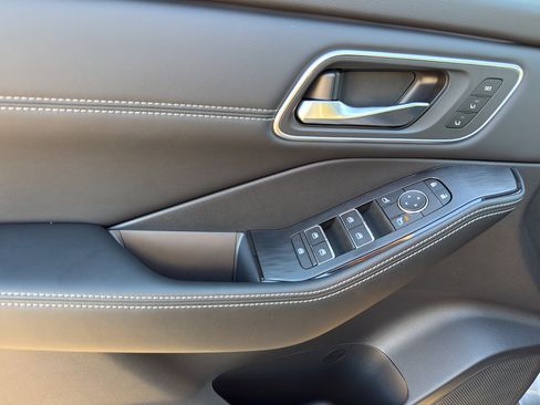 New 2026 Nissan Rogue Platinum image 13